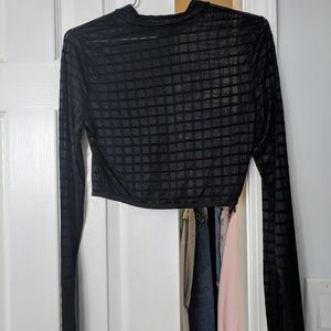 Long sleeve crop top